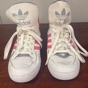 Adidas Hi Top. Women’s 8. White/Pink. EXCELLENT condition!